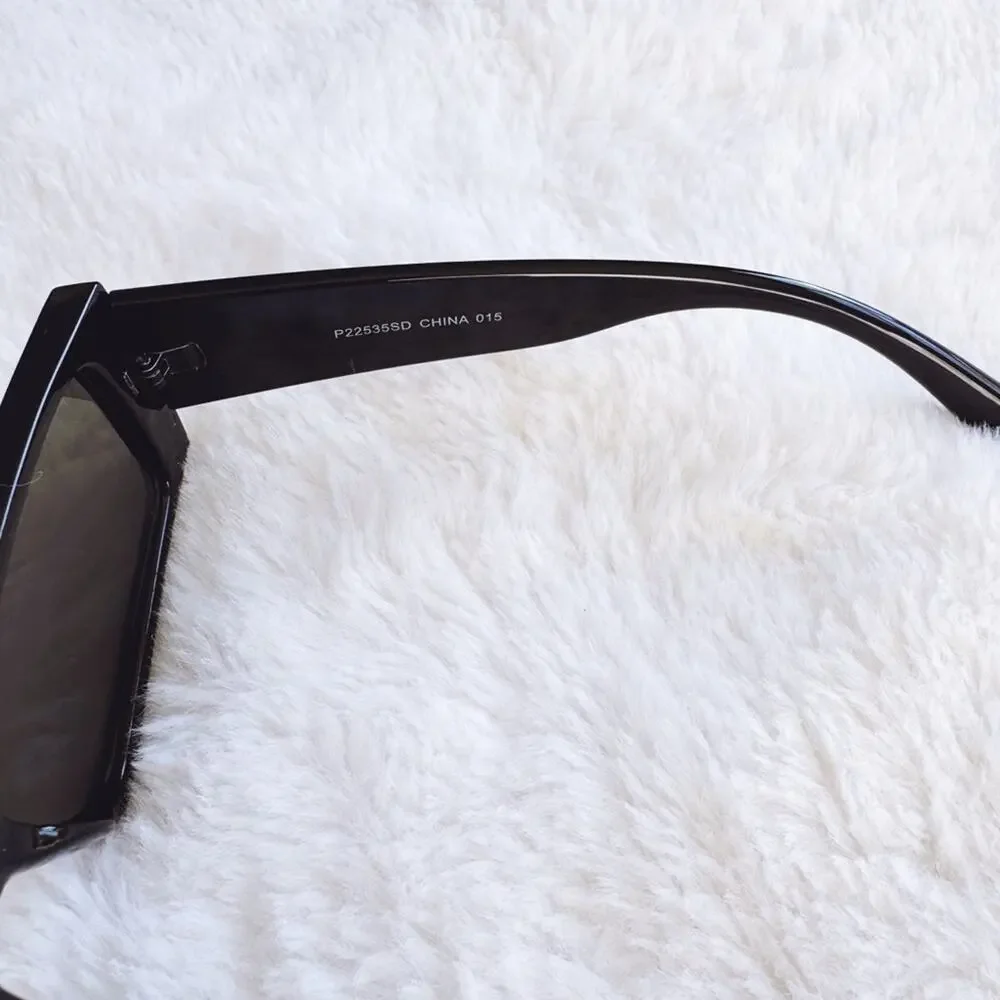 Aaron Black w/ Green Tint Rectangular Sunglasses